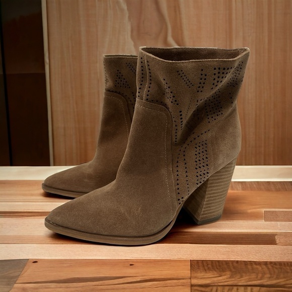 Vince Camuto Women's Catheryna Fashion Boot size 8.5 M - Picture 5 of 11